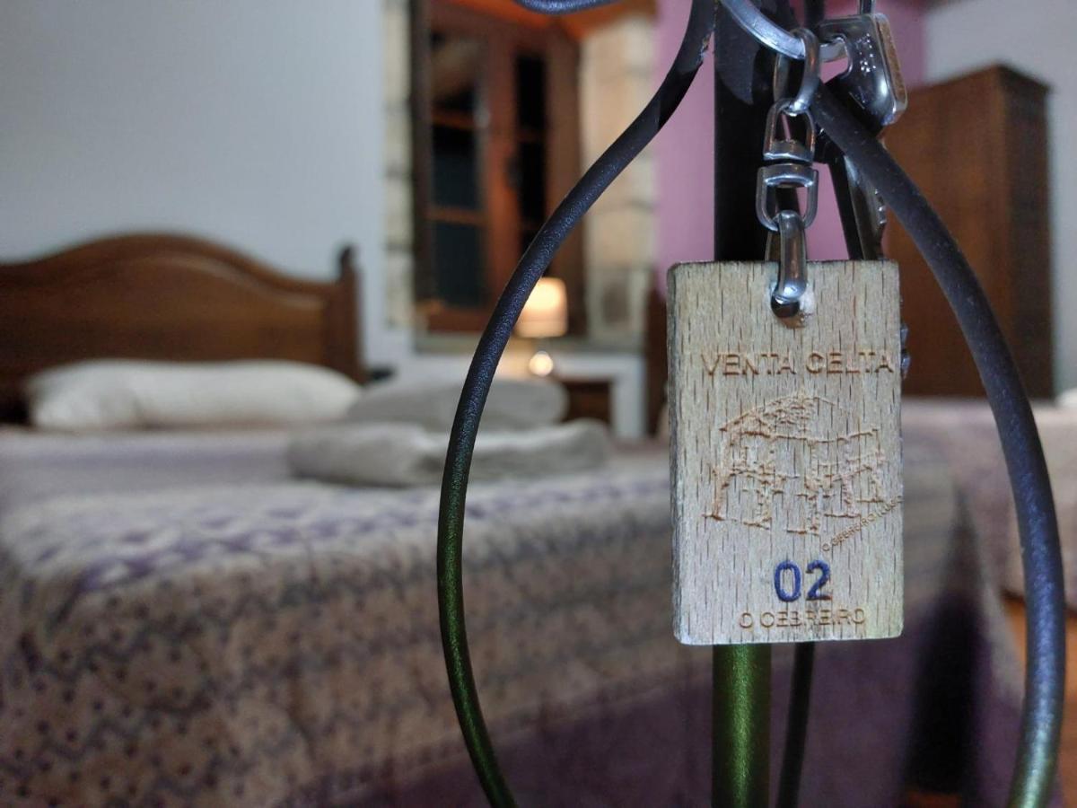 La Venta Celta Hotel O Cebrero Luaran gambar