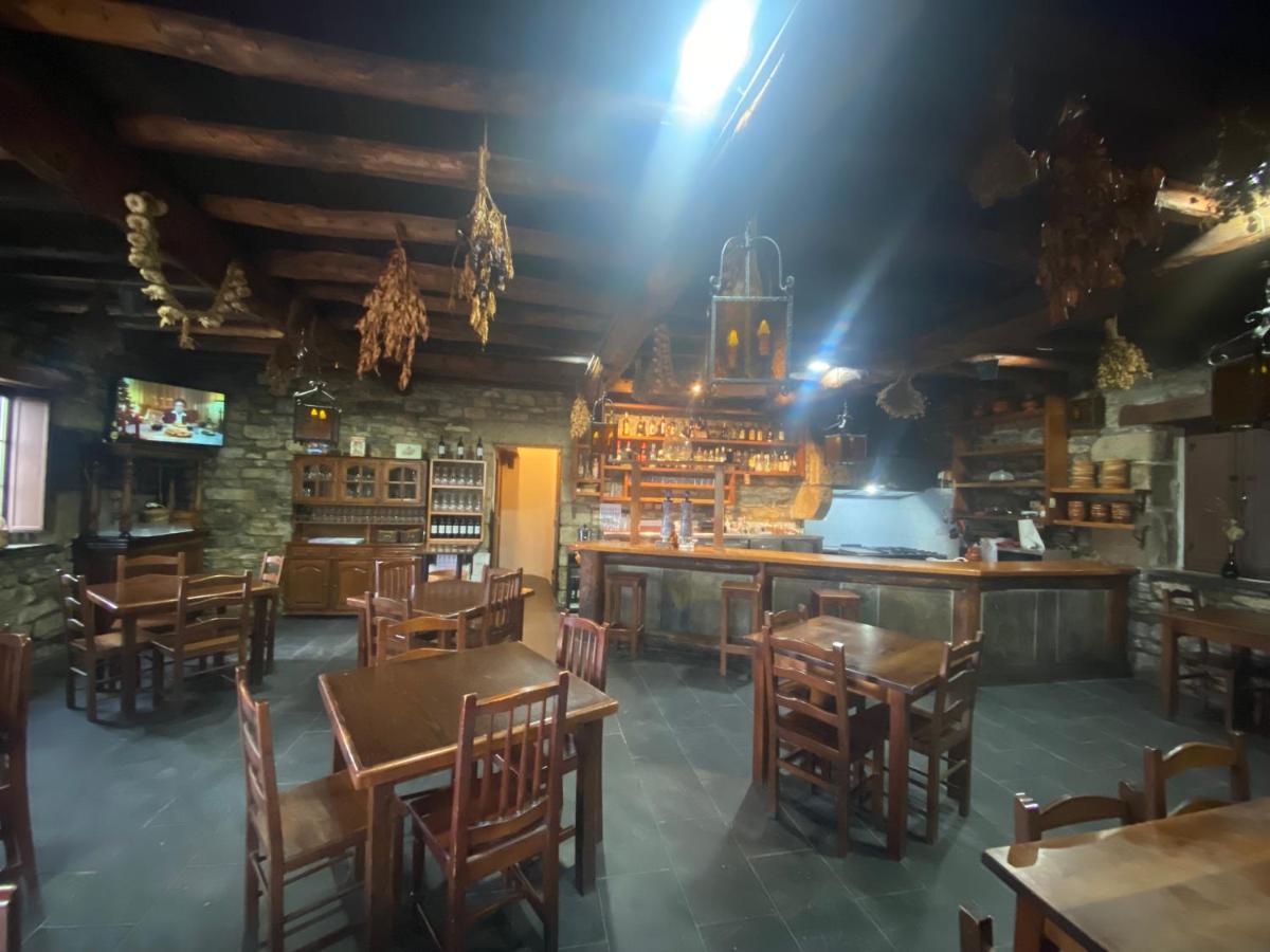 La Venta Celta Hotel O Cebrero Luaran gambar